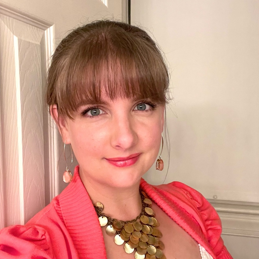 Meet your Posher, Hallie